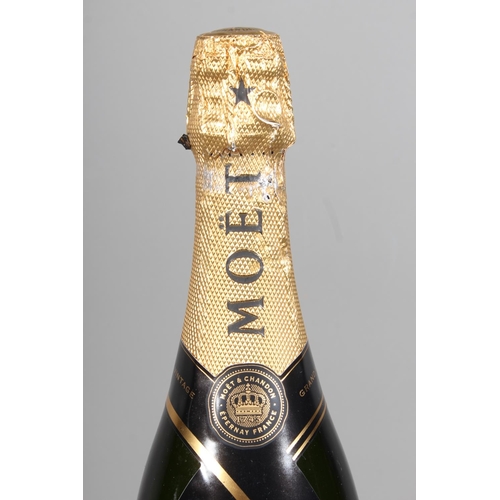 MOET & CHANDON Grand Vintage 2000 Champagne 12.5% abv. 75cl, boxed.