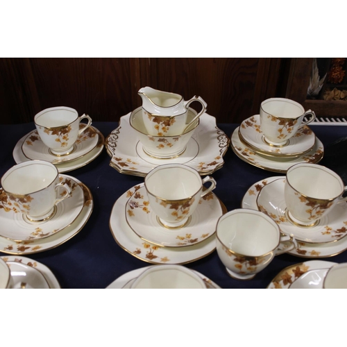 10 - Plant Tuscan china Reg. No. 785452 part teaset to include cups, saucers, sugar and cream, etc (40 pi... 
