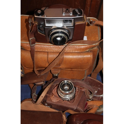 40 - Quantity of cameras to include Voiglander, Bessa Voiglander folding camera, Agfa Silette I, etc