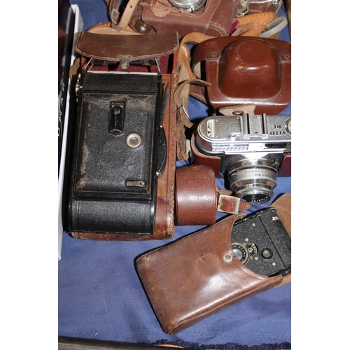 40 - Quantity of cameras to include Voiglander, Bessa Voiglander folding camera, Agfa Silette I, etc