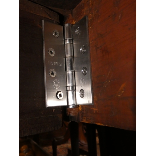 497 - George III mahogany drop flap wake or dining table on turned supports and pad feet, 189cm wide.