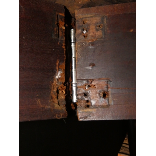 497 - George III mahogany drop flap wake or dining table on turned supports and pad feet, 189cm wide.
