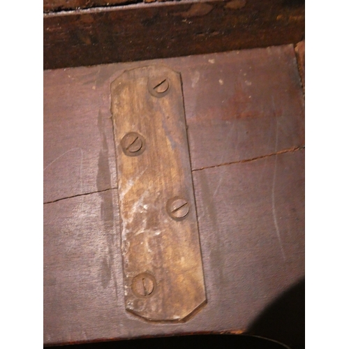 497 - George III mahogany drop flap wake or dining table on turned supports and pad feet, 189cm wide.