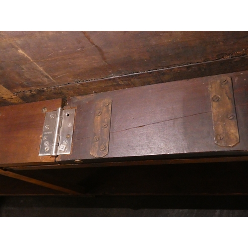 497 - George III mahogany drop flap wake or dining table on turned supports and pad feet, 189cm wide.