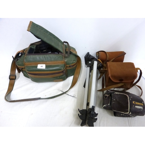 40 - Various vintage cameras etc, including Canon.