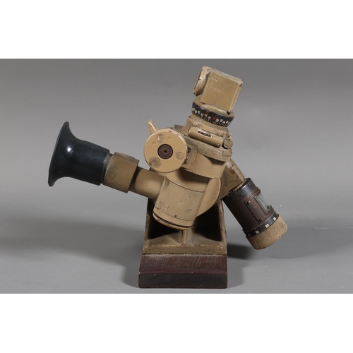 1664 - WWII era Nazi German Third Reich MGZ40 (Maschinengewehr Zielfernrohr 40) optical sight for the MG34 ... 