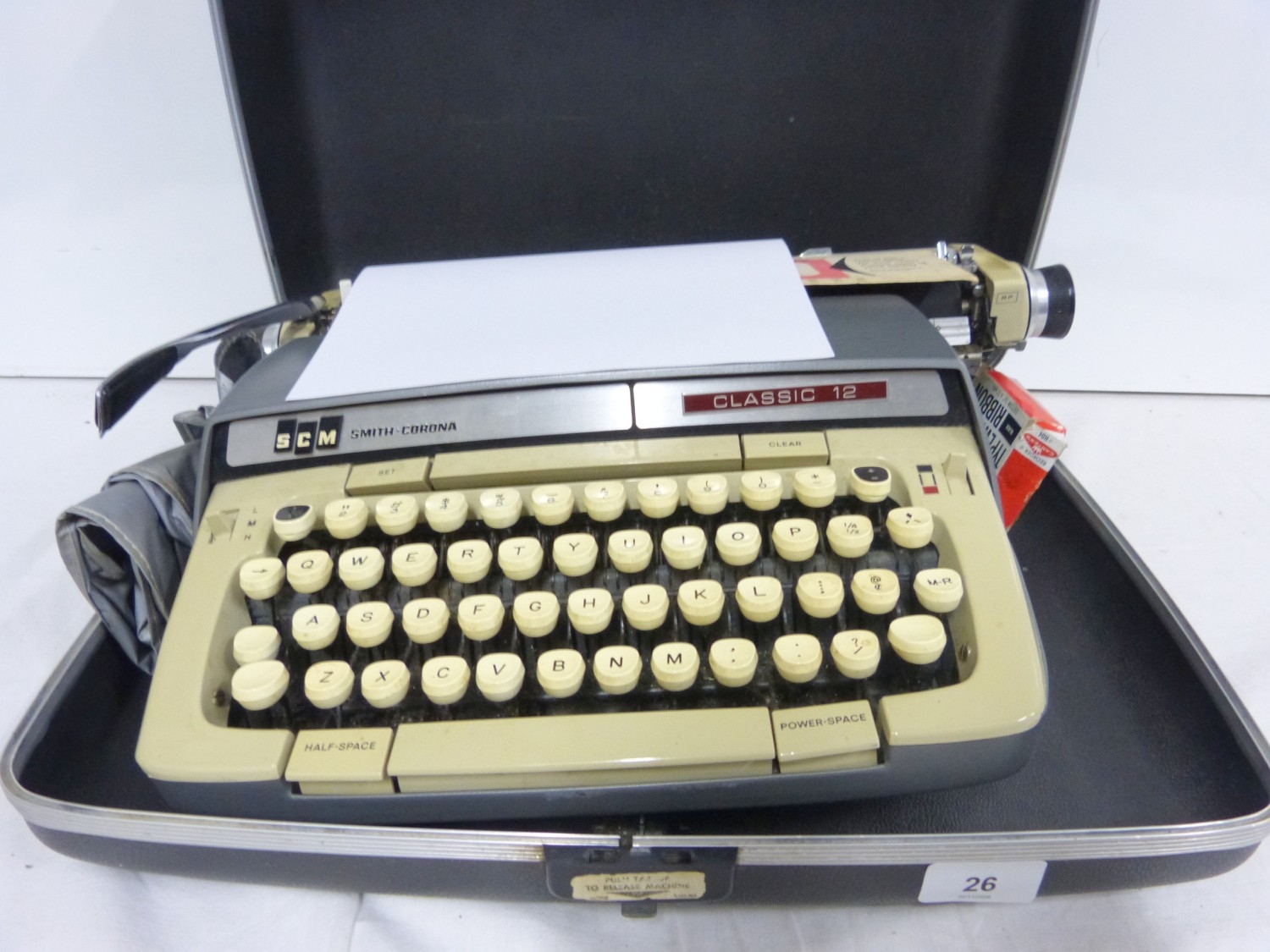 Cased Smith's Corona Classic 12 typewriter.