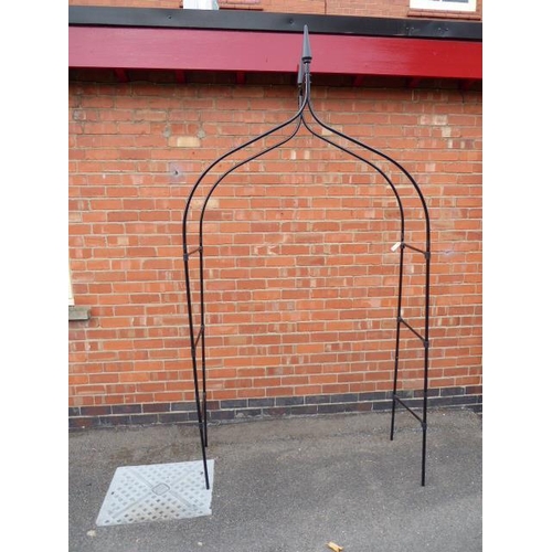 30 - Tubular metal garden arch