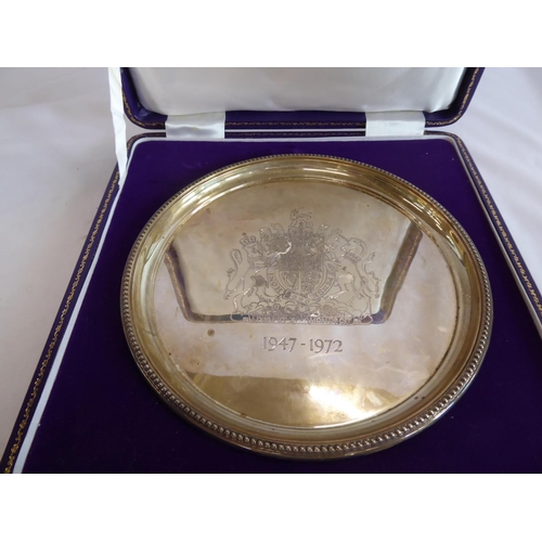 30 - Historical heirloom circular silver tray to commemorate the silver wedding of the Queen and Prince P... 