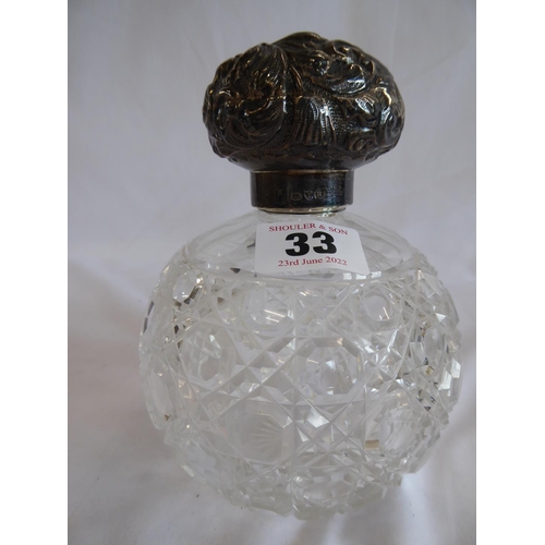 33 - Silver top hobnail glass scent bottle - Chester 1900