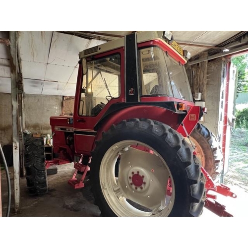 115 - International 885XL 4wd Tractor
Reg: EAH238Y  5,195 hours
Serial number: B650015R001609-X
Tyres Fron... 