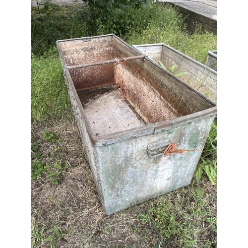 64 - 5ft studded water trough