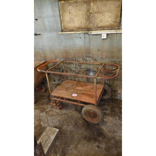 85 - Welding trolley