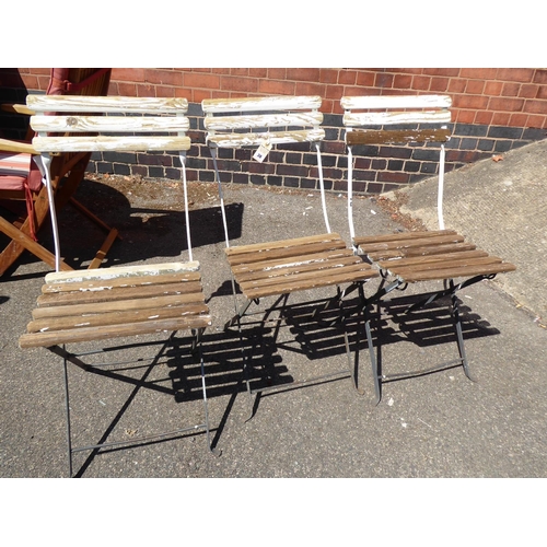 38 - Vintage folding metal wooden slatted bandstand chairs (3)