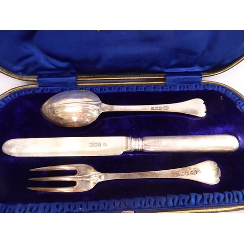 4 - Cased silver knife, fork and spoon set- Sheffield 1907