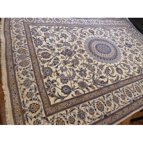 528 - Cream ground floral pattern carpet ( 164