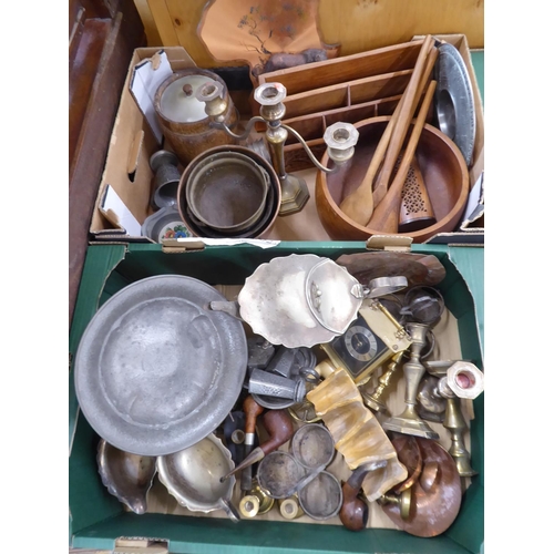2 boxes metalware and treen - hammered pewter, tazza and cruet, pipe rack and pipes, fruit bowl, letter rack etc.