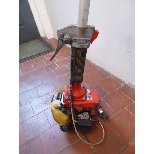 32 - Tandy S180 petrol strimmer