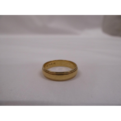 23 - 14ct gold band ring (3.6g)