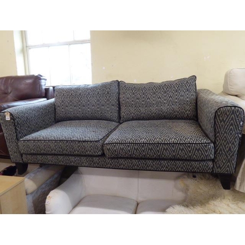 Black and grey pattern settee