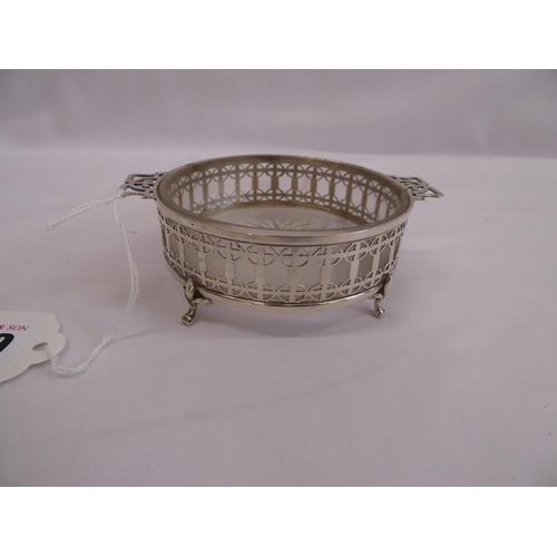 119 - Circular pierced silver butter dish with glass liner (B'ham 1916)