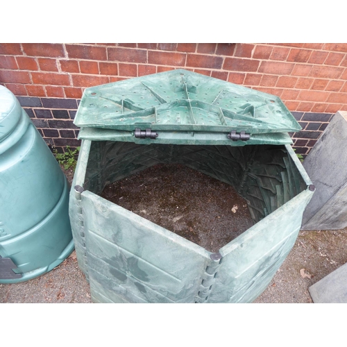 21 - Large heavy duty sectional octagonal compost bin