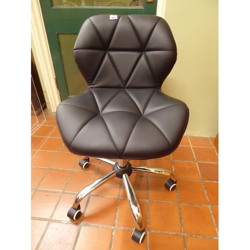 557 - Black faux leather chrome base desk chair