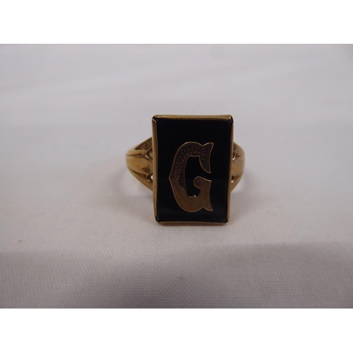 32 - 9ct gold onyx gent's signet ring 'monogram G' - 3g