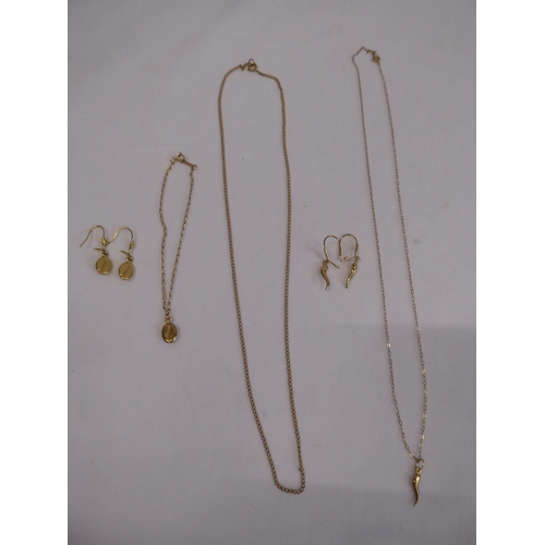 9ct gold? coffee bean bracelet and earring set, chilli shape necklace and earring set, 9ct gold chain