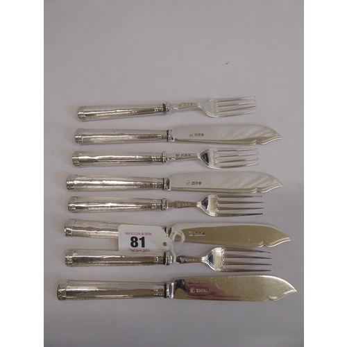 81 - Set of 4 silver dessert knives and forks - London 1925