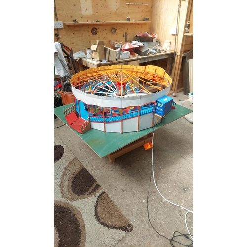 18 - 1:12 Mattaboy fairground ride. 
All lights have been rewired and are connected. This beautiful fairg... 