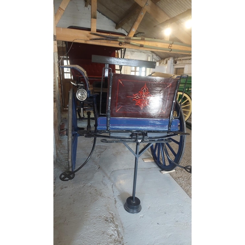 10 - Estate Managers Carriage 

Wheel diameter  40inch

Turn of the 19th Century with two side lamps and ... 