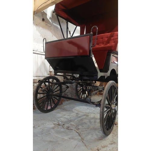 13 - Voitures Robert & Fils Canadian 19th century ‘tall’ cart.

shaft connection height from ground - 27i... 