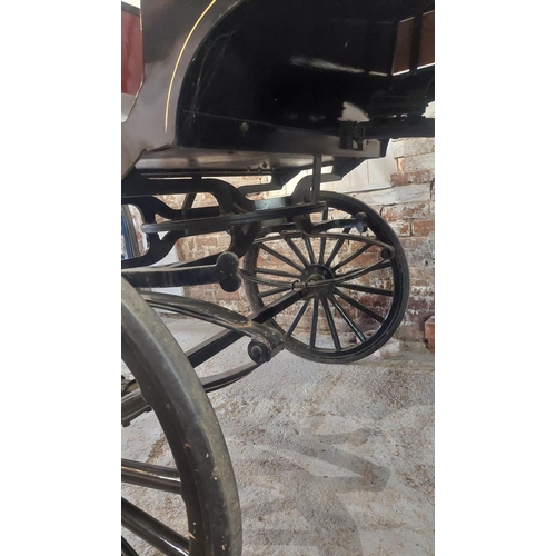 13 - Voitures Robert & Fils Canadian 19th century ‘tall’ cart.

shaft connection height from ground - 27i... 