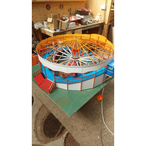 18 - 1:12 Mattaboy fairground ride. 
All lights have been rewired and are connected. This beautiful fairg... 