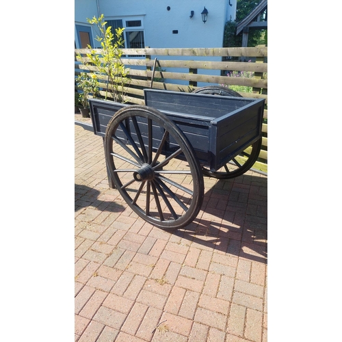 2 - Hand Cart early 19th
Turn of the century style, hand made with rubber on wheels. Designed for sellin... 