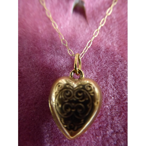 22 - 9ct gold locket & pendant necklaces (3)