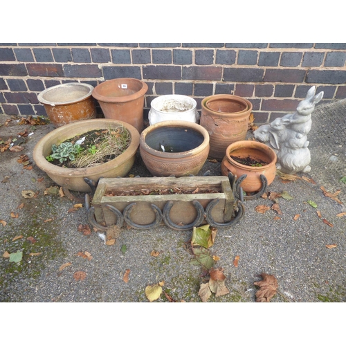 33 - Garden pots etc. (8)