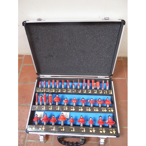 57 - New sets of router bits in metal cases (2)