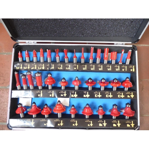 57 - New sets of router bits in metal cases (2)