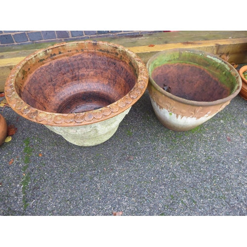 2 - Large terracotta plant pots (2)