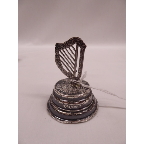 20 - Silver 'Harp' place marker, tablespoon and napkin rings (5)