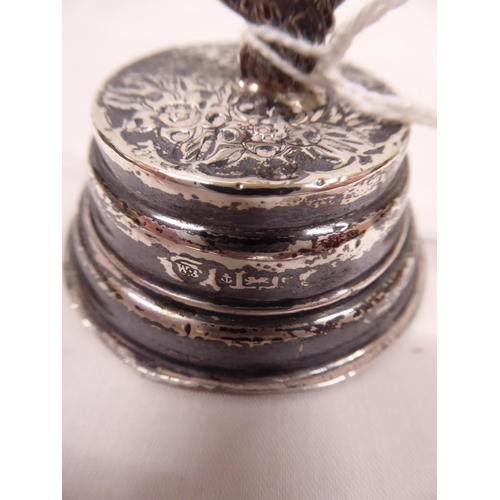 20 - Silver 'Harp' place marker, tablespoon and napkin rings (5)