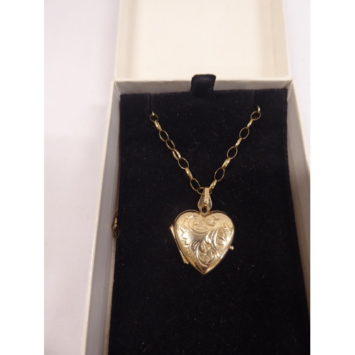 59 - 9ct gold heart shape locket necklace and solitaire pearl ring (4.9g)