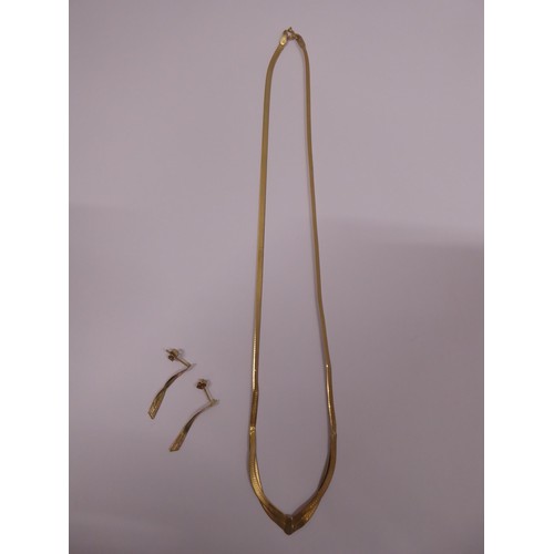 41 - 9ct gold necklace and earring set and chain necklace (7.5g)