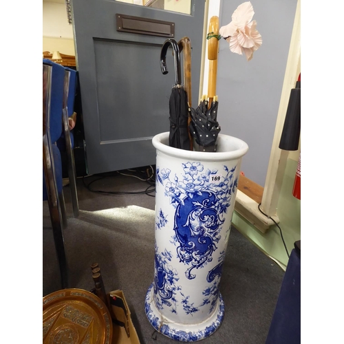19thC blue and white glazed stick stand (damaged/glued base) with umbrellas