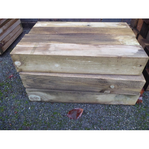 23 - Short wooden garden posts 600mm x 100mm x 100mm (12)