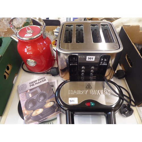 Wilko 4 slice toaster, kettle, Hairy Bikers pie-maker (3)