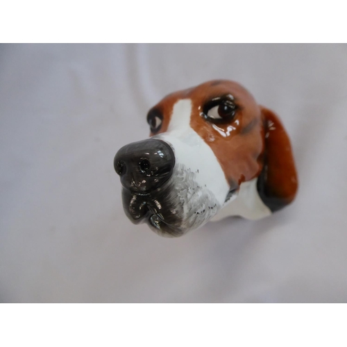 19 - Royal Stratford hound stirrup cup