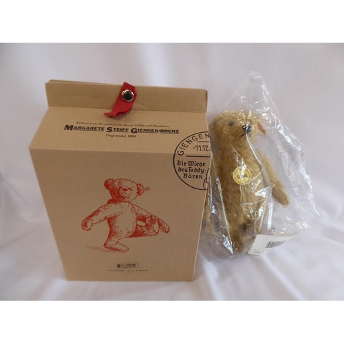Steiff 'Classic' teddy bear (in sealed bag and box)